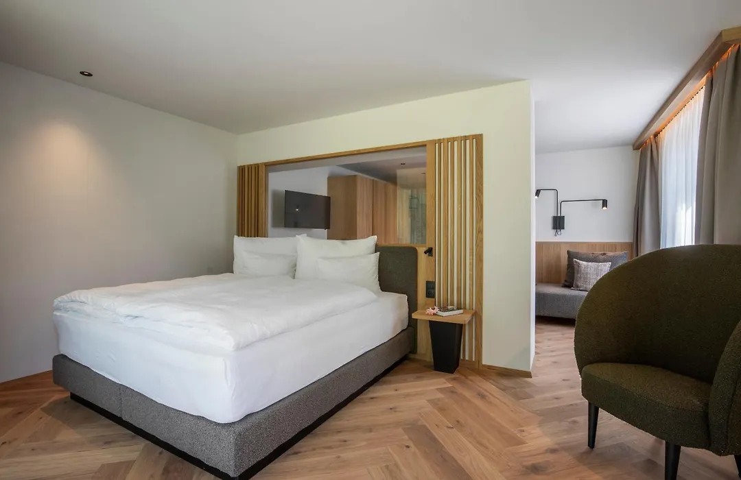 Hotel Gampen-1